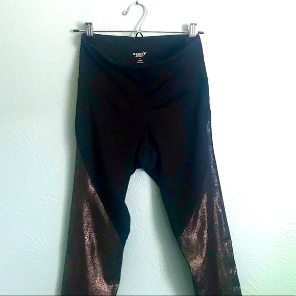 Active by Old Navy Black and Metallic Gold Leggings Full Length Size M - Picture 3 of 8
